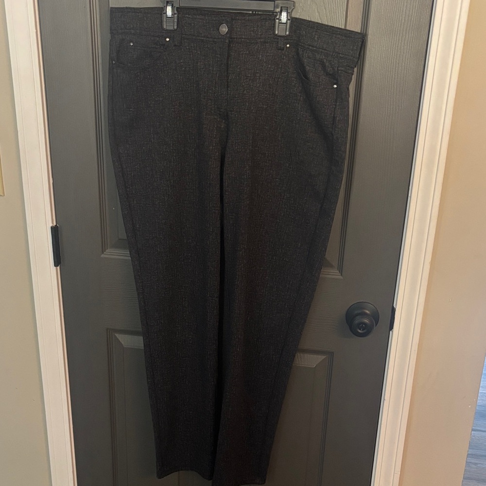 89th & Madison Women's Black Trousers